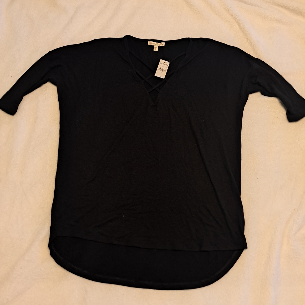 Express Black Crisscross V-Neck Short Sleeve Top